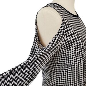 MICHAEL KORS | Cold Shoulder Houndstooth Striped Dress Size Medium